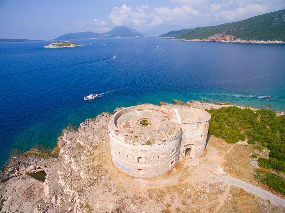 Glamping Peninsula Lustica Rose Villa Тиват Екстериор снимка